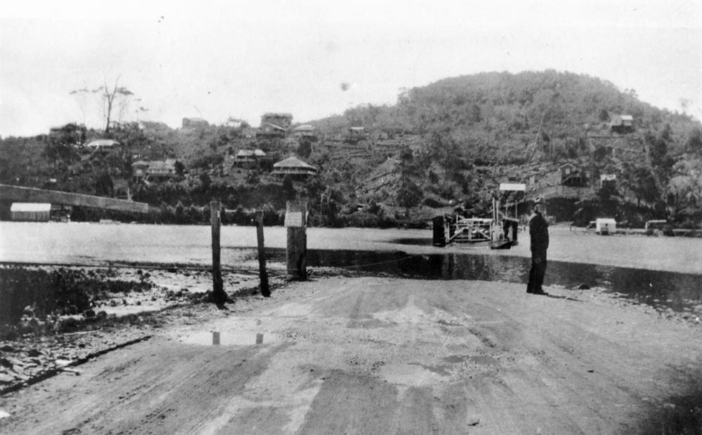 Boyd's Bay Ferry, ca. 1932 - 1000x620.jpg