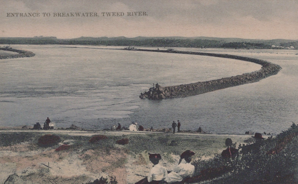 Postcard - Edco Series, No. 1089 - Entrance to breakwater, Tweed River - 1000x618.png