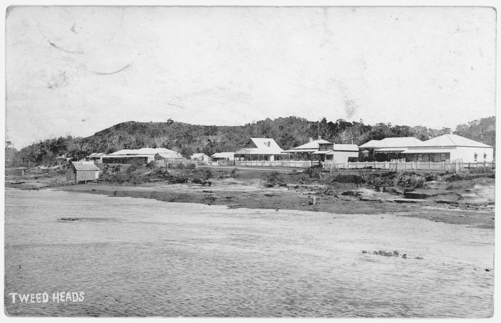 Postcard - Tweed Heads - Unknown year - Empire postcard - 1000x645.png