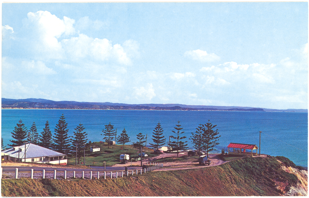 Postcard - Point Danger - Gold Coast - Murfett Publishers P55708 - 1000x640.png