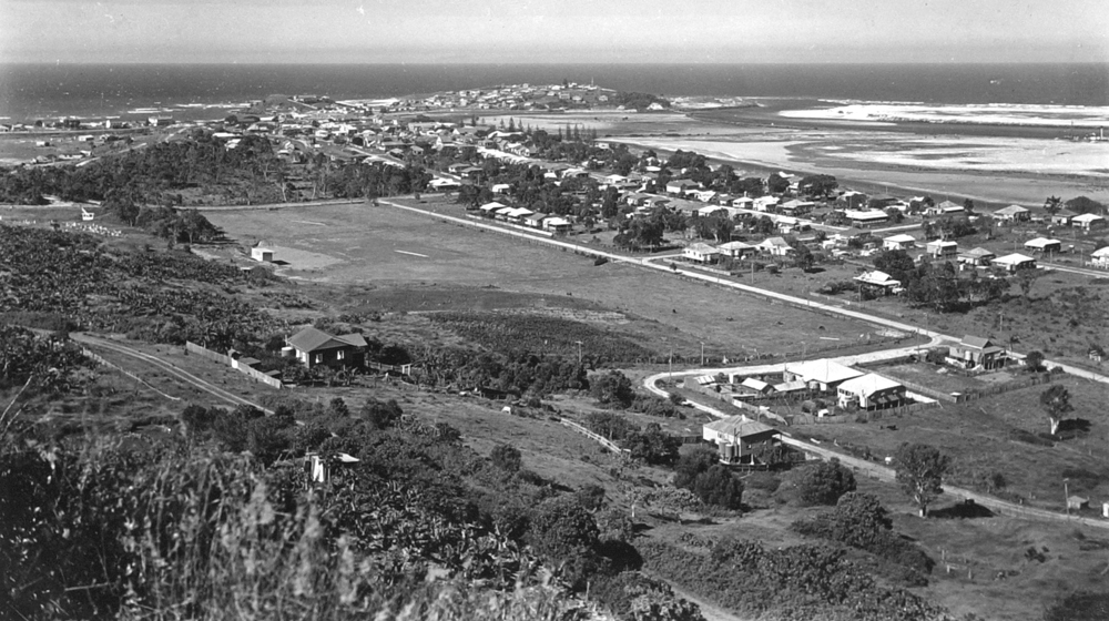 Tweed Heads view from Razorback - Queensland State Archives - circa 1934 - 1000x560.jpg